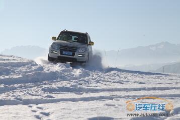 2018款帕杰罗乌鲁木齐南山雅集冰雪试驾